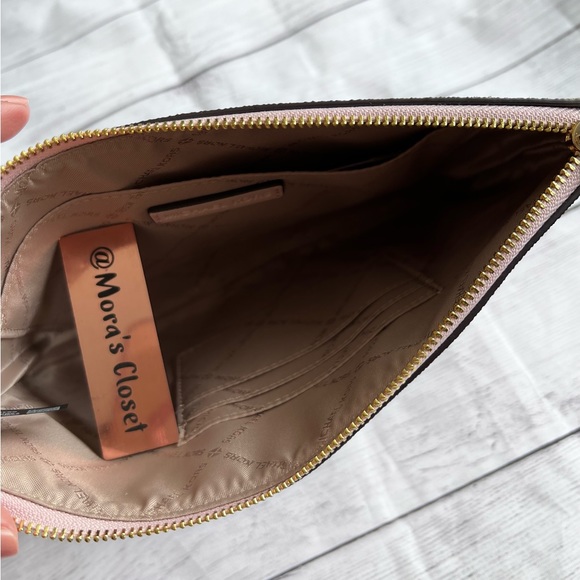 MICHAEL KORS JET SET ITEM POWDER BLUSH LG 2N1 CARD CASE & WRISTLET - Picture 7 of 12